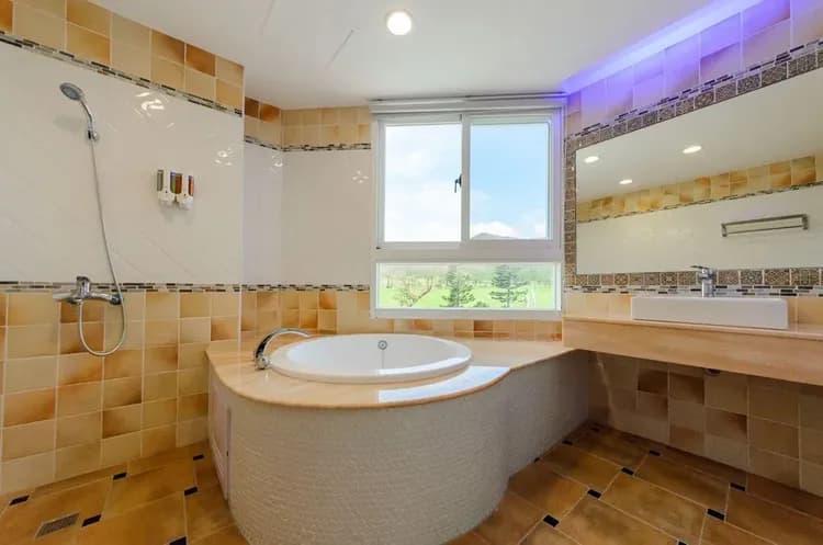 Island on the Sea-14