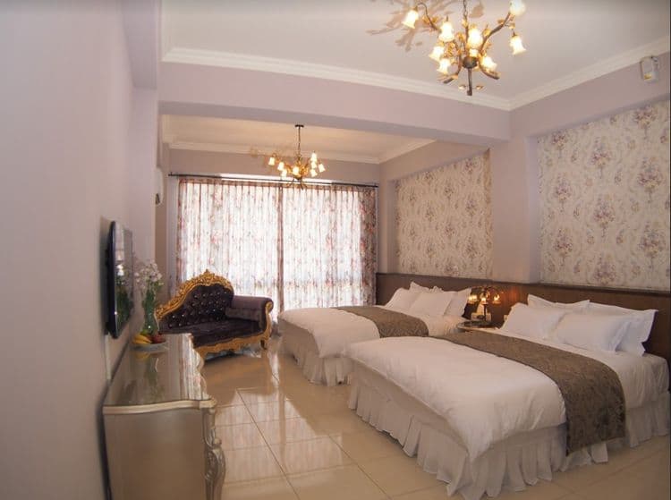 Hualien falls in love with Paris-13