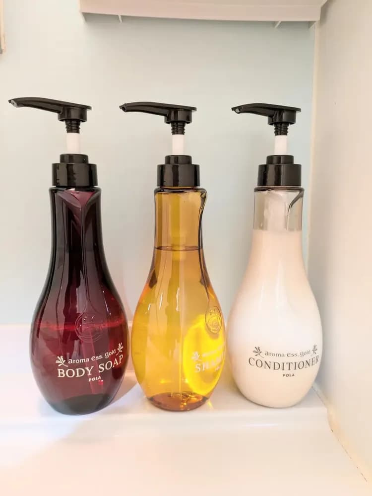 女性用シャンプー、リンス、ボディソープ