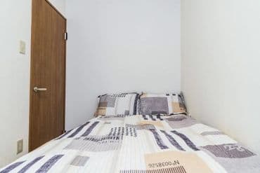 뉴 하우스, 신사이바시까지 1분-3