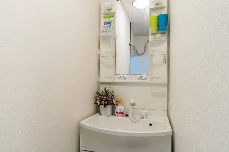 뉴 하우스, 신사이바시까지 1분-12