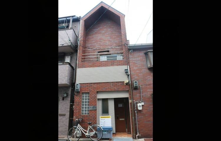 뉴 하우스, 신사이바시까지 1분-17