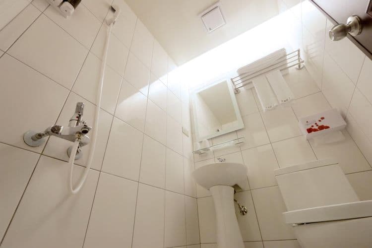 Flower Bed&Breakfast is now Ikegami-8