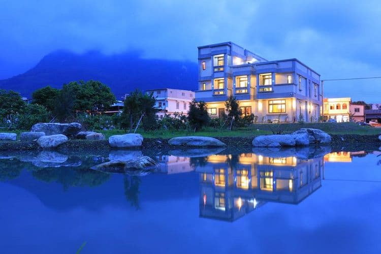 花蓮藍天普悠瑪民宿 | 景觀綠地x生態水池 | 親子友善｜原住民風味早餐-3