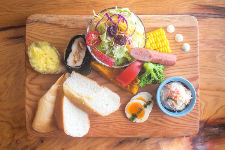 花蓮藍天普悠瑪民宿 | 景觀綠地x生態水池 | 親子友善｜原住民風味早餐-6