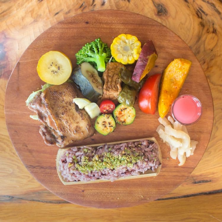 花蓮藍天普悠瑪民宿 | 景觀綠地x生態水池 | 親子友善｜原住民風味早餐-4