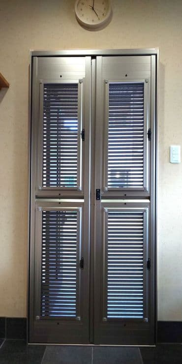 通風ドア・ダイニング側から