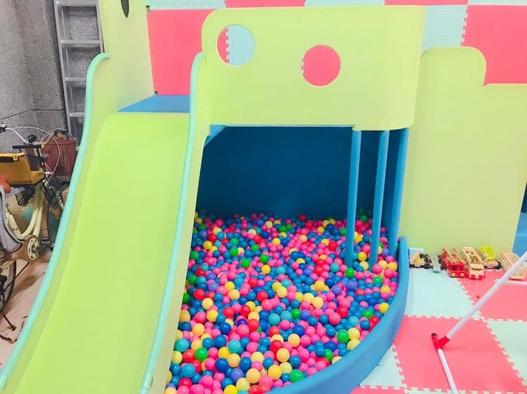 小搗蛋親子民宿 l 卡通服裝、親子遊戲區-4