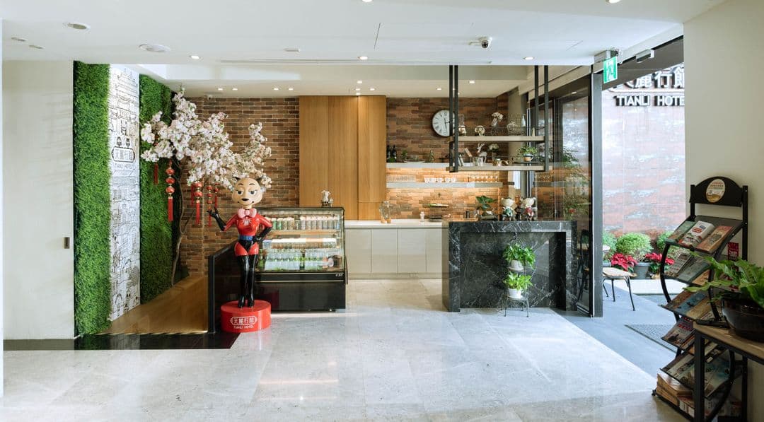 Tainan City-Tainan Tianli Building