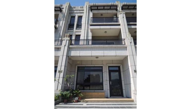 Wendy's Home City Hall B-15