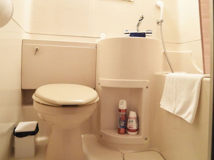 ・【男女混合ドミトリー一例】室内にユニットバス・トイレ完備
