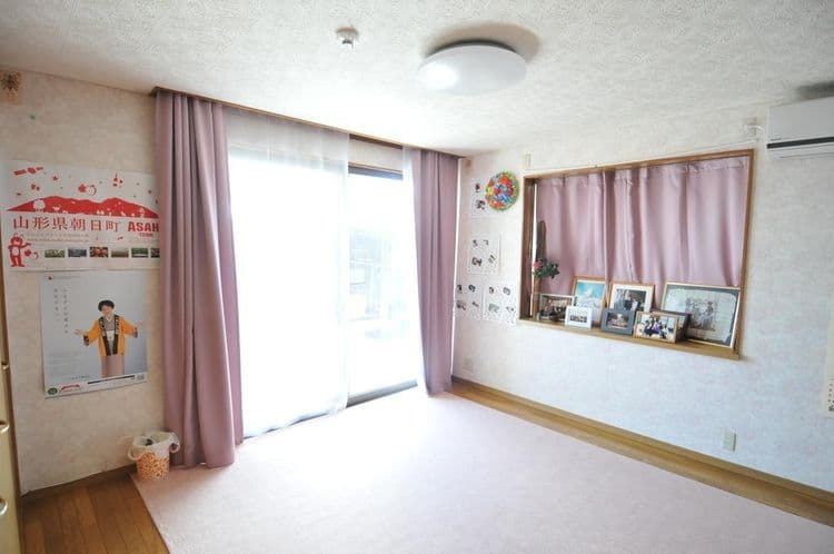 ピンクを基調にしたメルヘンチックなCHERRY