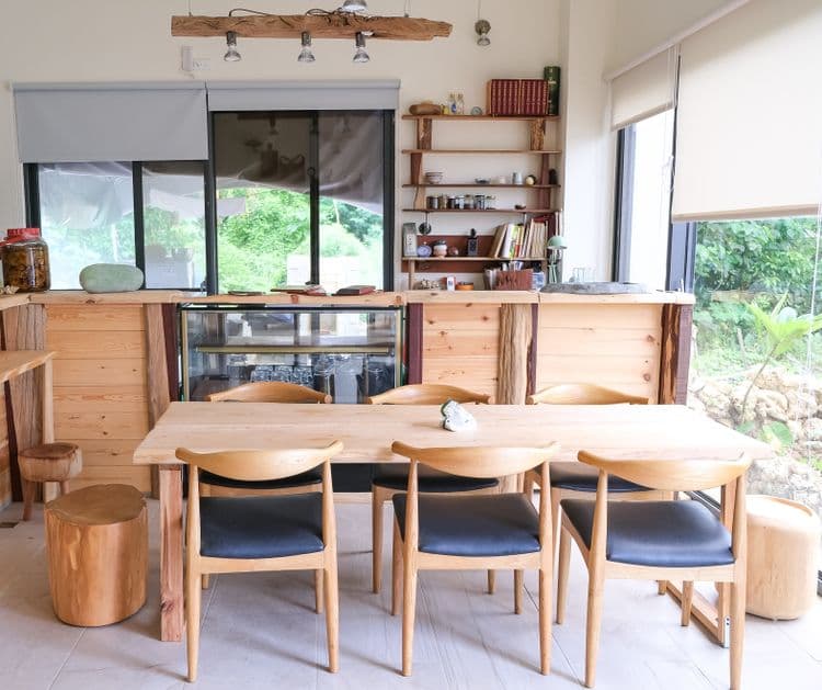 White house 35 B&B-3