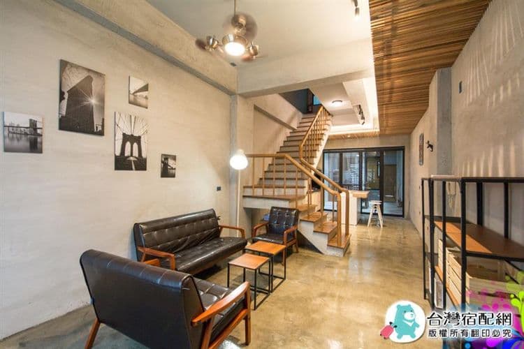 Time Traveling Hostel near Forest Park, 4D Night Market-1