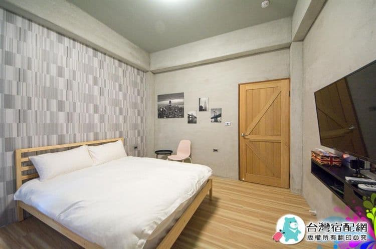 Time Traveling Hostel near Forest Park, 4D Night Market-12
