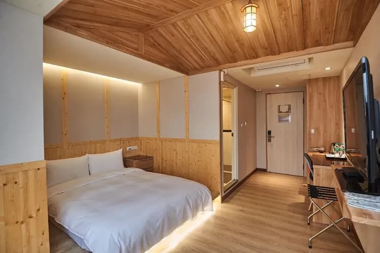 雙人房（每間裝潢風格不同）