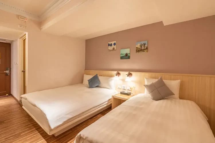 三人房（每間裝潢風格不同）