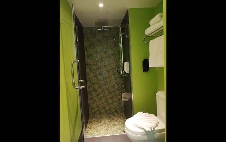 Bizotel Premier Hotel & Residence-12