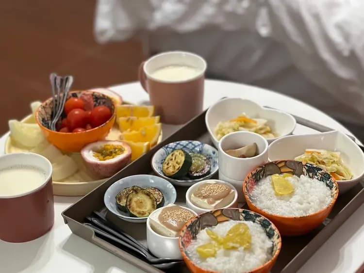 加價購，房間內用餐也可以( #管家現做早餐 有中式，西式可挑選)