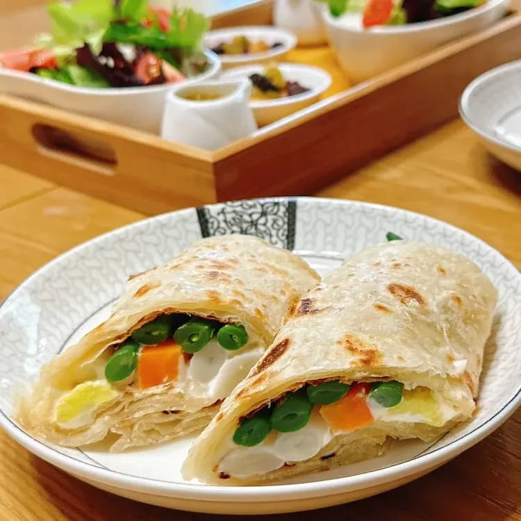 加價購，管家專為純素者特製的蔬菜捲餅