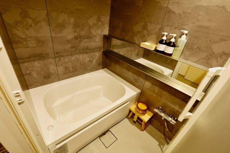 Alternative Entrance Tokyo-15