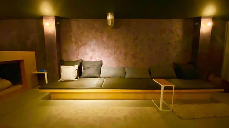 Alternative Entrance Tokyo-9