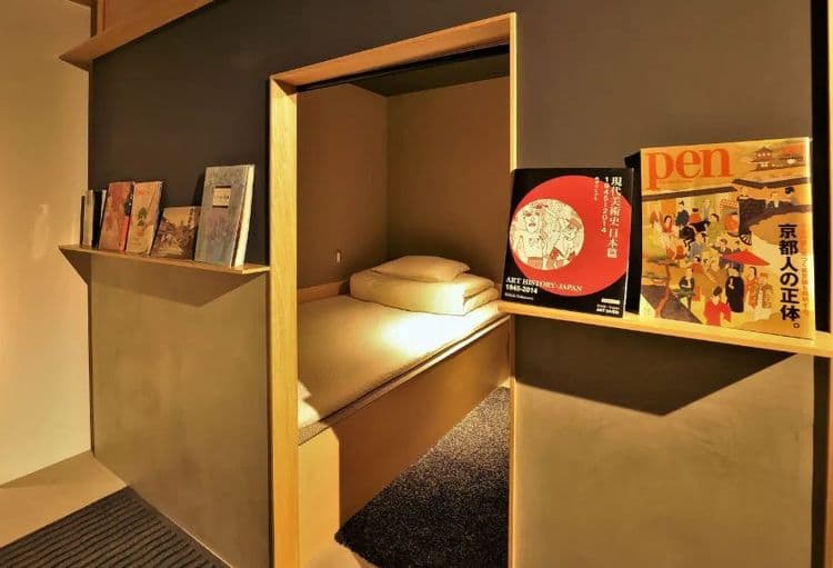 Alternative Entrance Tokyo-4