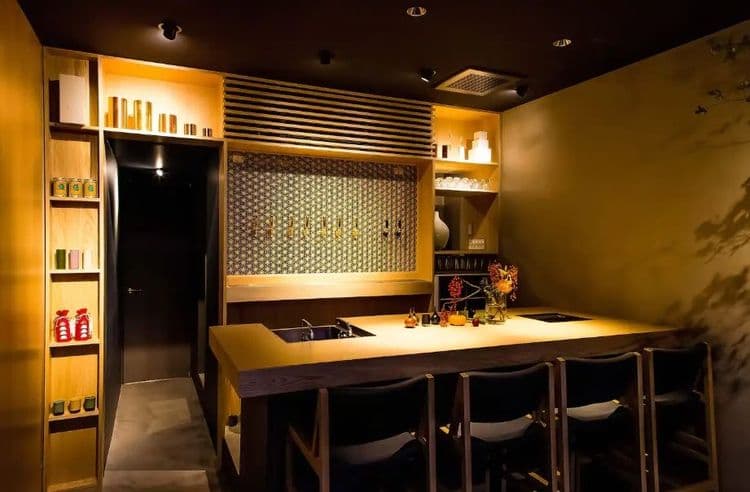 Alternative Entrance Tokyo-2