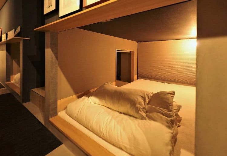 Alternative Entrance Tokyo-12