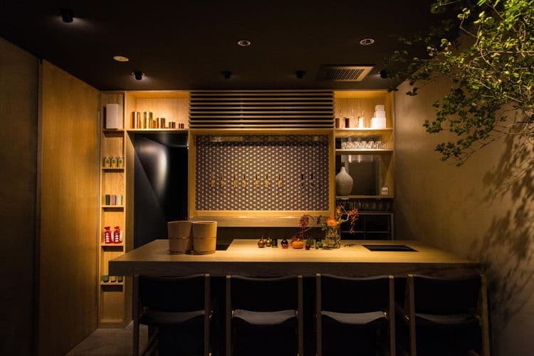 Alternative Entrance Tokyo-1