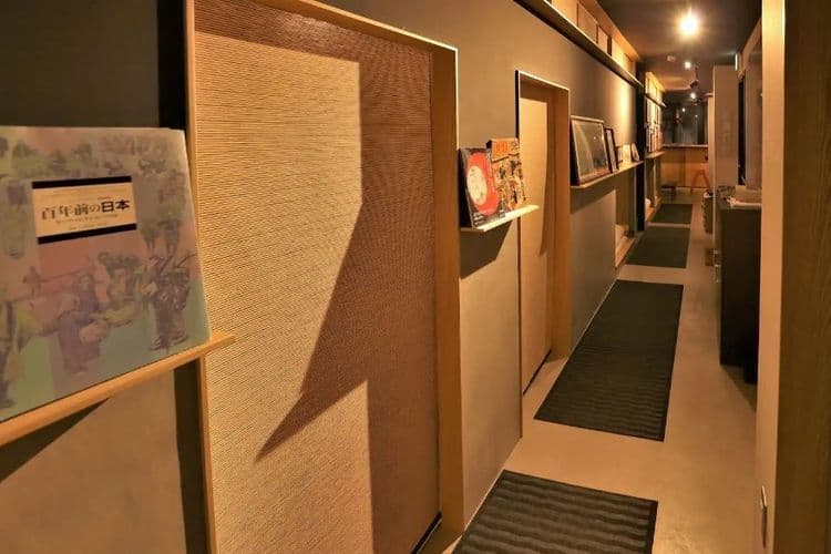 Alternative Entrance Tokyo-5