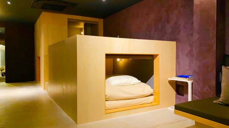 Alternative Entrance Tokyo-8