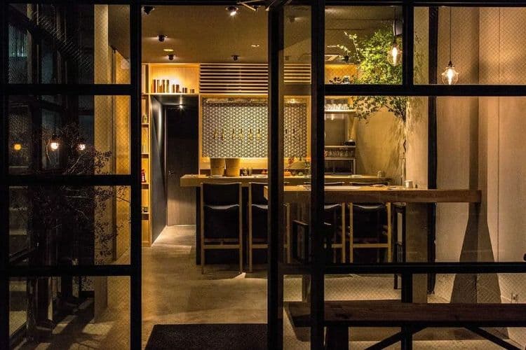 Alternative Entrance Tokyo-18