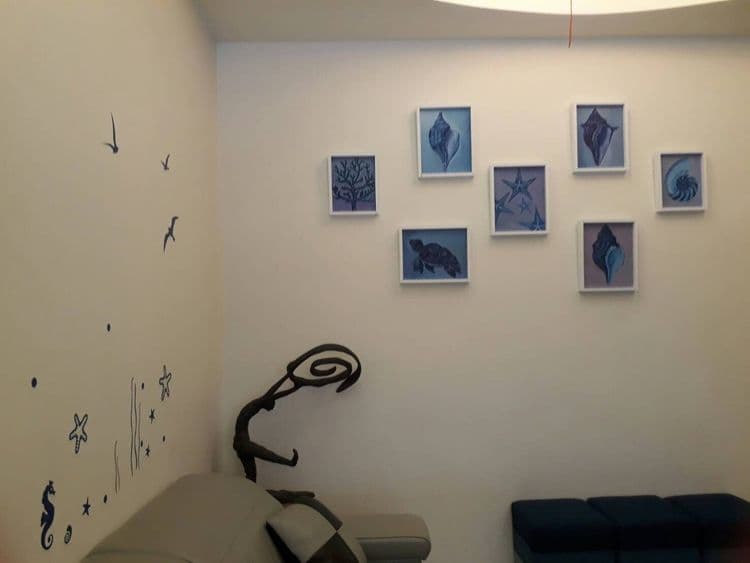 搭配海洋主題主人畫作/作品 客廳