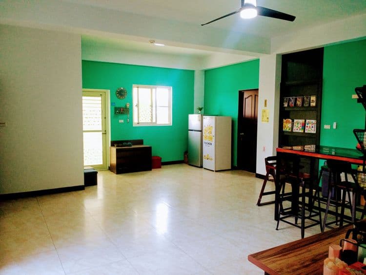 民宿客廳 共用空間 明亮寬敞