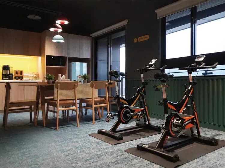 Roaders Plus Hotel - Theme-15