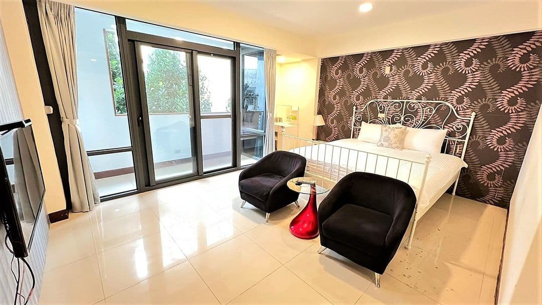 花蓮縣-迷人旅居 l 市區｜大房型x陽台｜東大門夜市&公正包子