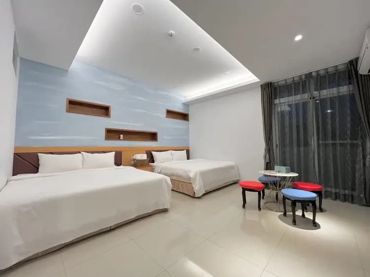 303忘憂天空四人房（小陽台）房