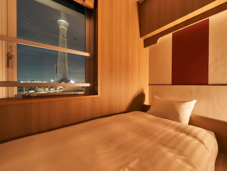 【バス・トイレ別ツインルーム】スカイツリー（R）が見えるお部屋です