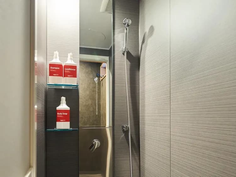 シャワールーム