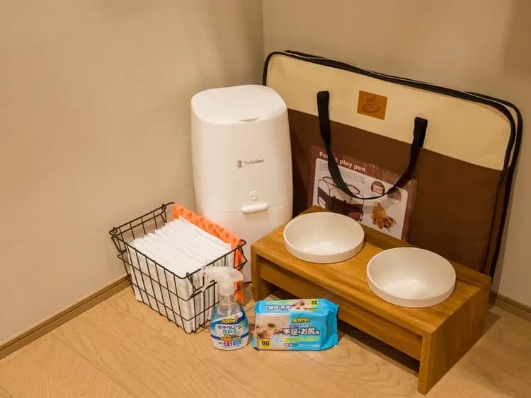【104・105】ペット用アメニティ（フードボール、ペットシート、汚物入れ、ケージ等）