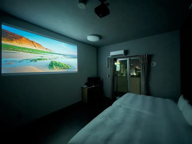 スーペリア：EPSONホームプロジェクター使用イメージ