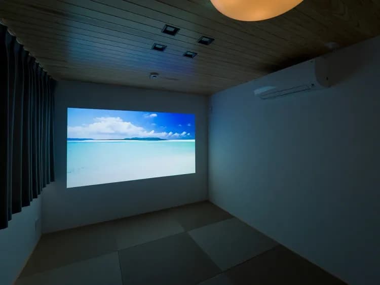 【pop In Aladdin】大画面で映画や音楽鑑賞をお楽しみ下さい。