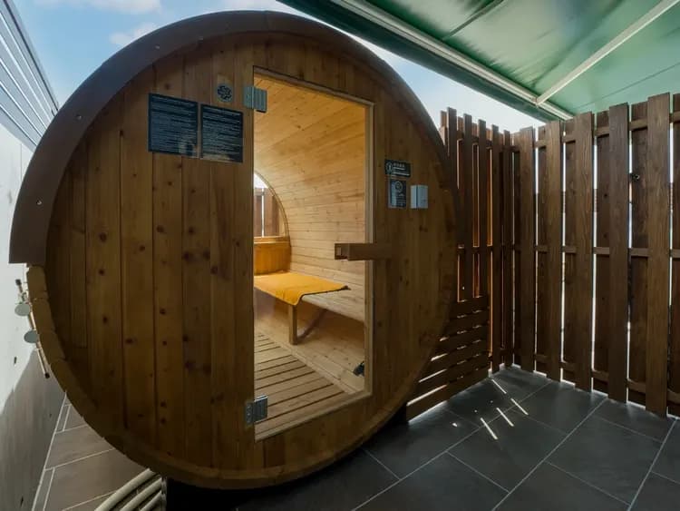 【サウナ】全客室に、高温バレルサウナを設置