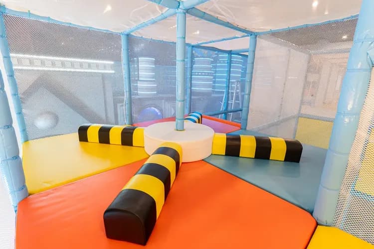 | Magi Land兒童遊戲室使用規範 | 使用時間以及收費標準依照現場售票規定，”無提供免費使用”，詳細規範請洽飯店現場人員或官網公告。