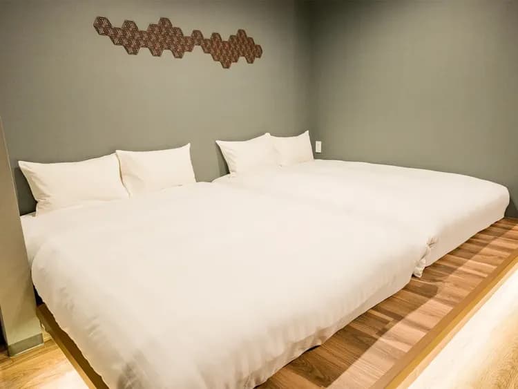 【4名定員 客室一例】2台のダブルベッド