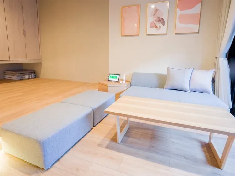 【8名定員 客室一例】リビング