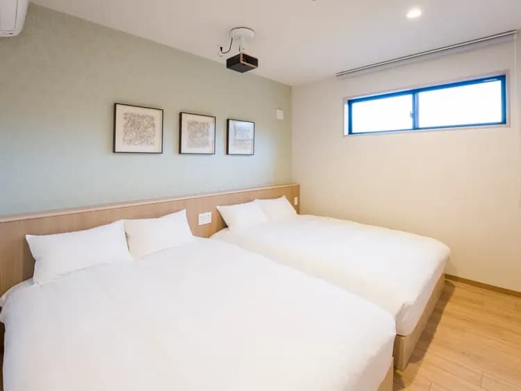 【8名定員 客室一例】ダブルベッド2台の寝室