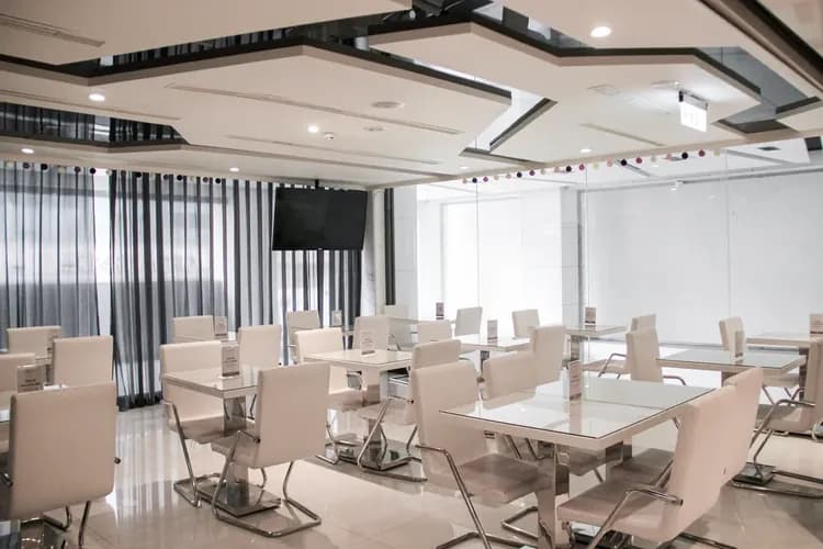 早餐用餐地點：承攜自由