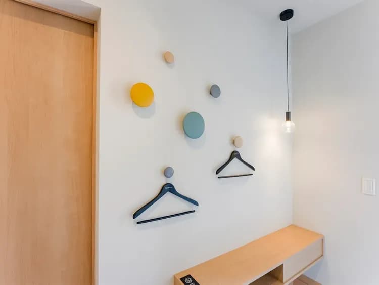 全室共通 / ポップなインテリアフック